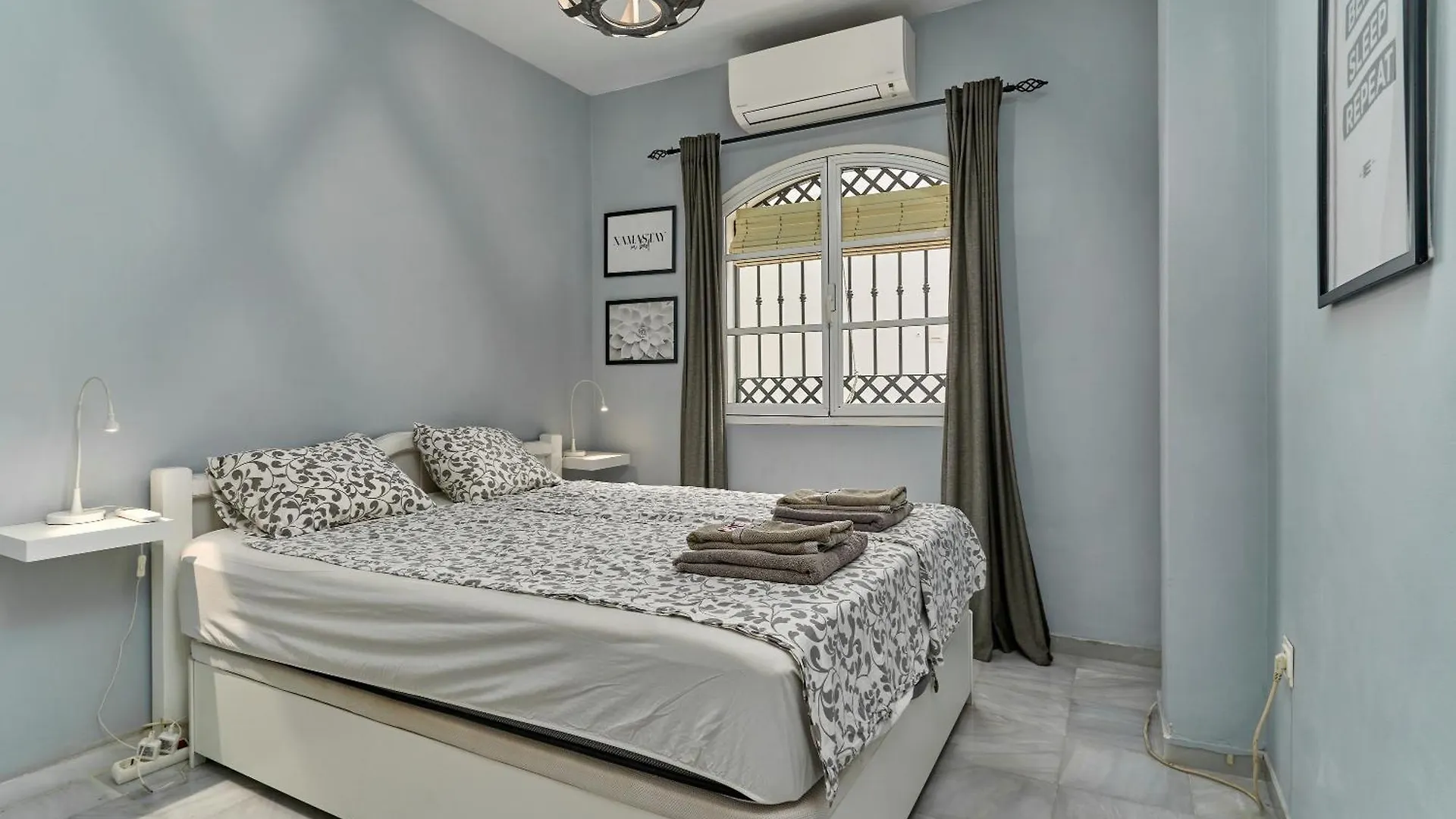 One Bedroom Penthouse Nerja 0*,  Ισπανία